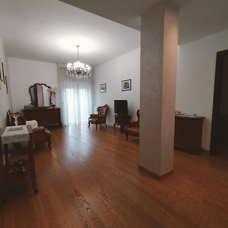 Bari 68 - Comfort Moderno & Fascino Antico Luaran gambar