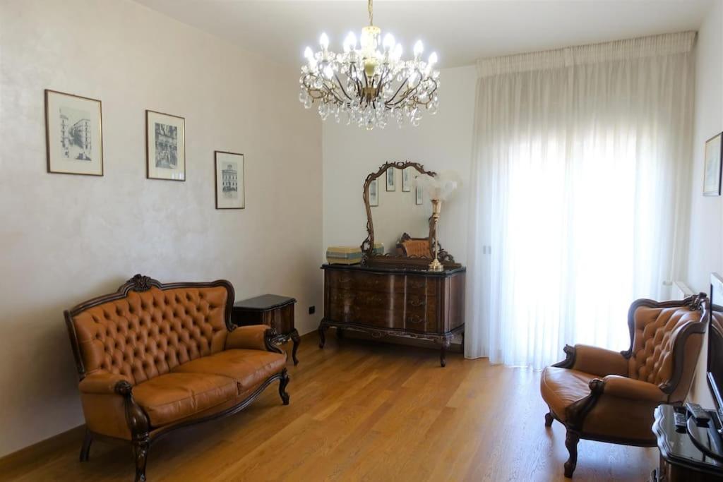 Bari 68 - Comfort Moderno & Fascino Antico Luaran gambar