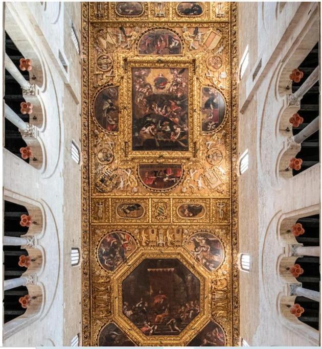 Bari 68 - Comfort Moderno & Fascino Antico Luaran gambar