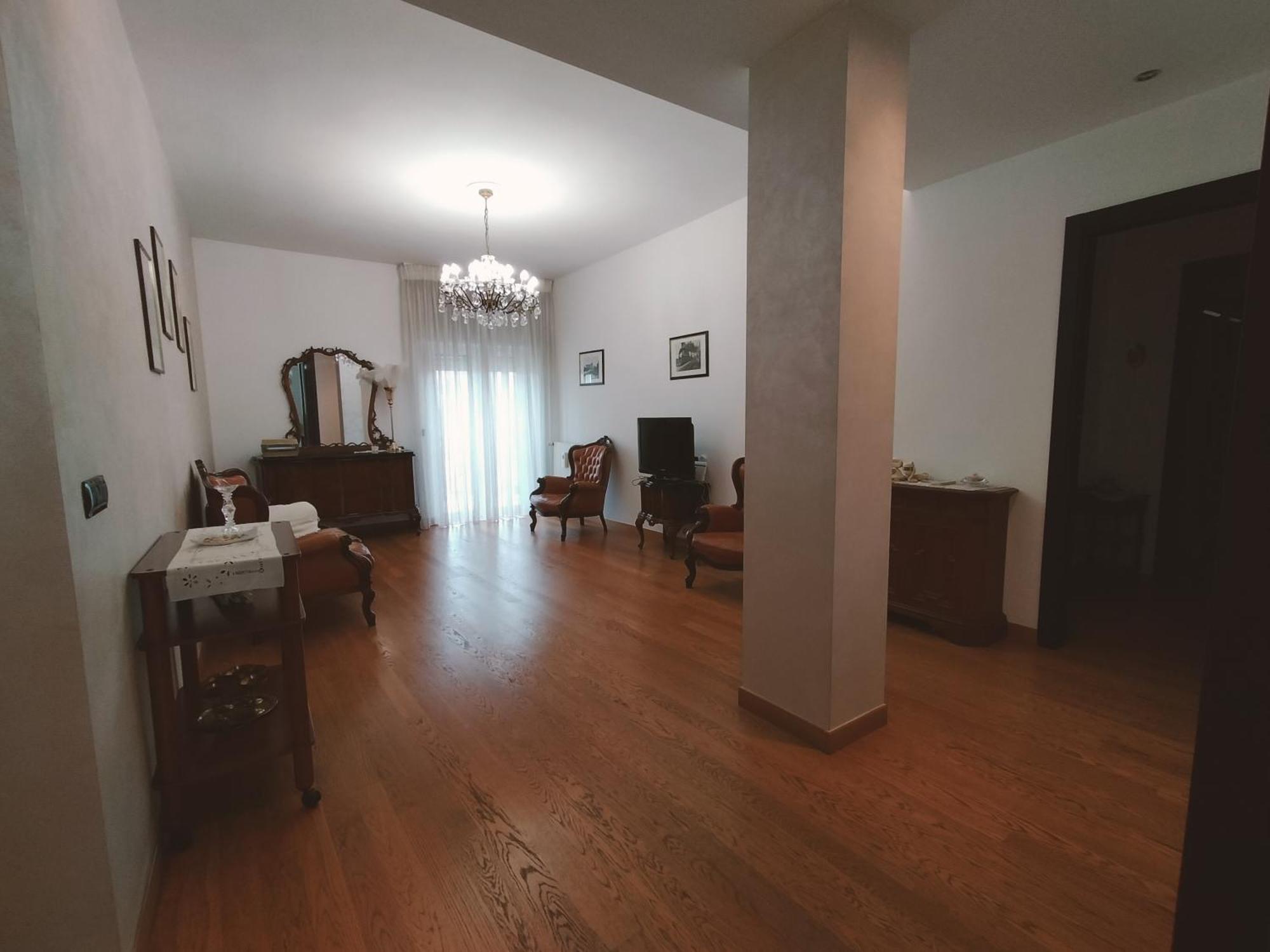 Bari 68 - Comfort Moderno & Fascino Antico Luaran gambar